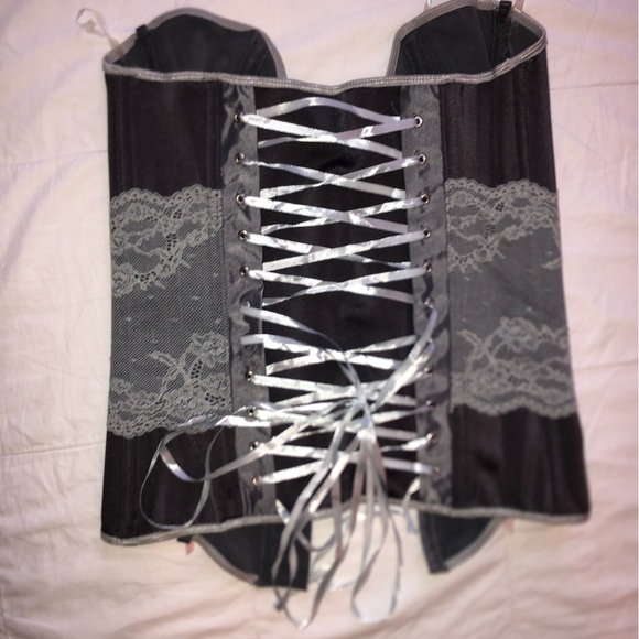 Grey corset - Picture 3 of 6